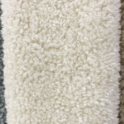Tecido Plush 100% poliéster Tecido de lã imitação para vestuário Min Ordem 500 metros