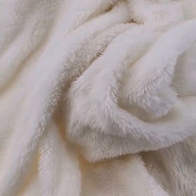 Mercado do Reino Unido 58/60" Largura Tecido de Pelúcia de Poliéster Branco com Densidade 96F