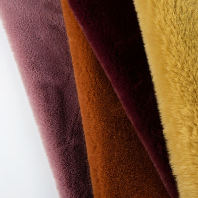 100% de poliéster Material frontal Plush Fabric de pele falsa para casaco Design personalizado
