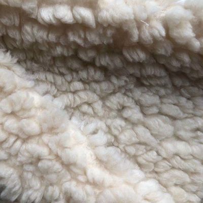 Tecido 100% poliéster de pelúcia tricô 320gm 58/60" largura Secagem rápida para tecido Sherpa