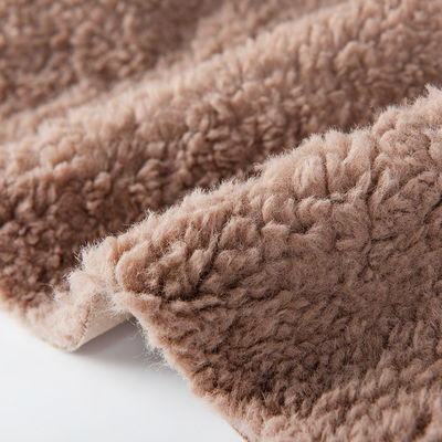 Contagem de fios personalizáveis 100% poliéster sherpa lã Teddy Bonded Suede Tecido de malha