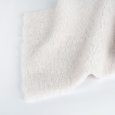 Casaco de Inverno de Tecido de Concha Suave com Design de Tricotagem e Teddy Sherpa de Pele Falsa