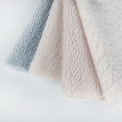 Casaco de Inverno de Tecido de Concha Suave com Design de Tricotagem e Teddy Sherpa de Pele Falsa