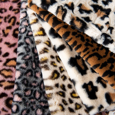 100% Poliéster Super Soft Leopard Impress Rabbit Fur Fabric False Fur para Fabricação de Roupas