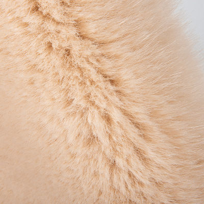 Tecido macio 100% poliéster de pele de coelho falso para ponchos de Inverno e pulôveres de senhoras