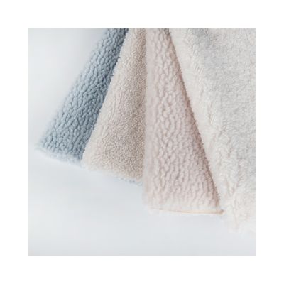 290±10gm Colete de Inverno de tecido de casca macia com camarão Teddy Sherpa Fleece de pele falsa