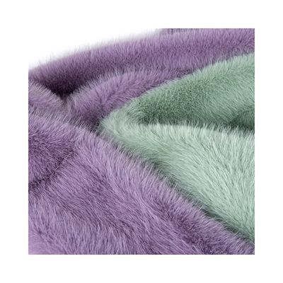 Tecido de poliéster 100% Plush Cabelo longo Tecidos de pele falsa para vestuário Processamento-revestimento