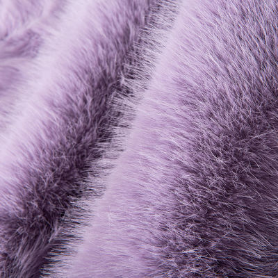 Tecido de poliéster 100% Plush Cabelo longo Tecidos de pele falsa para vestuário Processamento-revestimento