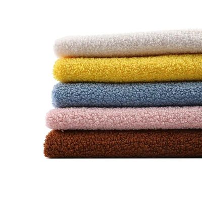Tecido de pele de ursinho de pelúcia para casaco de inverno Largura 58/60" Qualquer cor em PANTONE pode ser fornecida