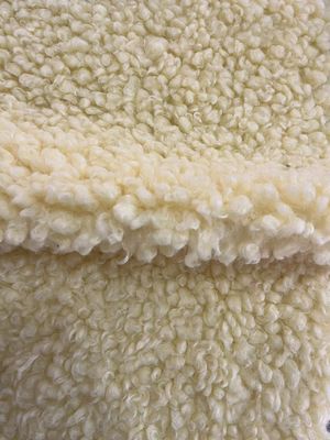 Tecido de veludo 100% poliéster Teddy fleece para vestuário têxteis domésticos almofadas e brinquedos