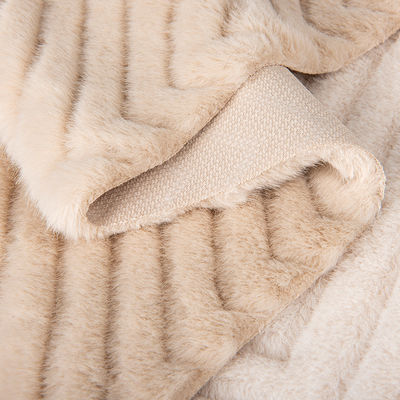 Largura 58/60 "Color personalizado 100% Poliéster escovado Falsa Pele Tecido Plush Tecido Amostra grátis