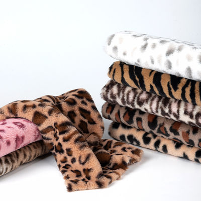 100% Poliéster Super Soft Leopard Impress Rabbit Fur Fabric de pele falsa para design de moda